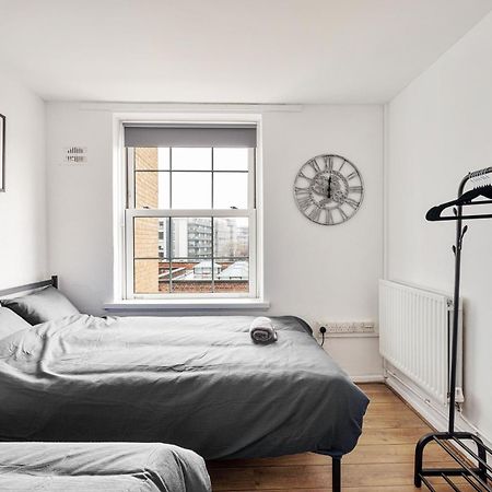 Sleek Shoreditch Hideout - 2 Bed Gem With Balcony In Central Λονδίνο Εξωτερικό φωτογραφία