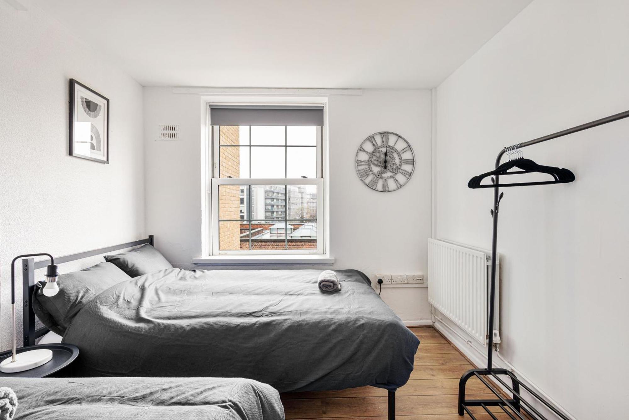 Sleek Shoreditch Hideout - 2 Bed Gem With Balcony In Central Λονδίνο Εξωτερικό φωτογραφία