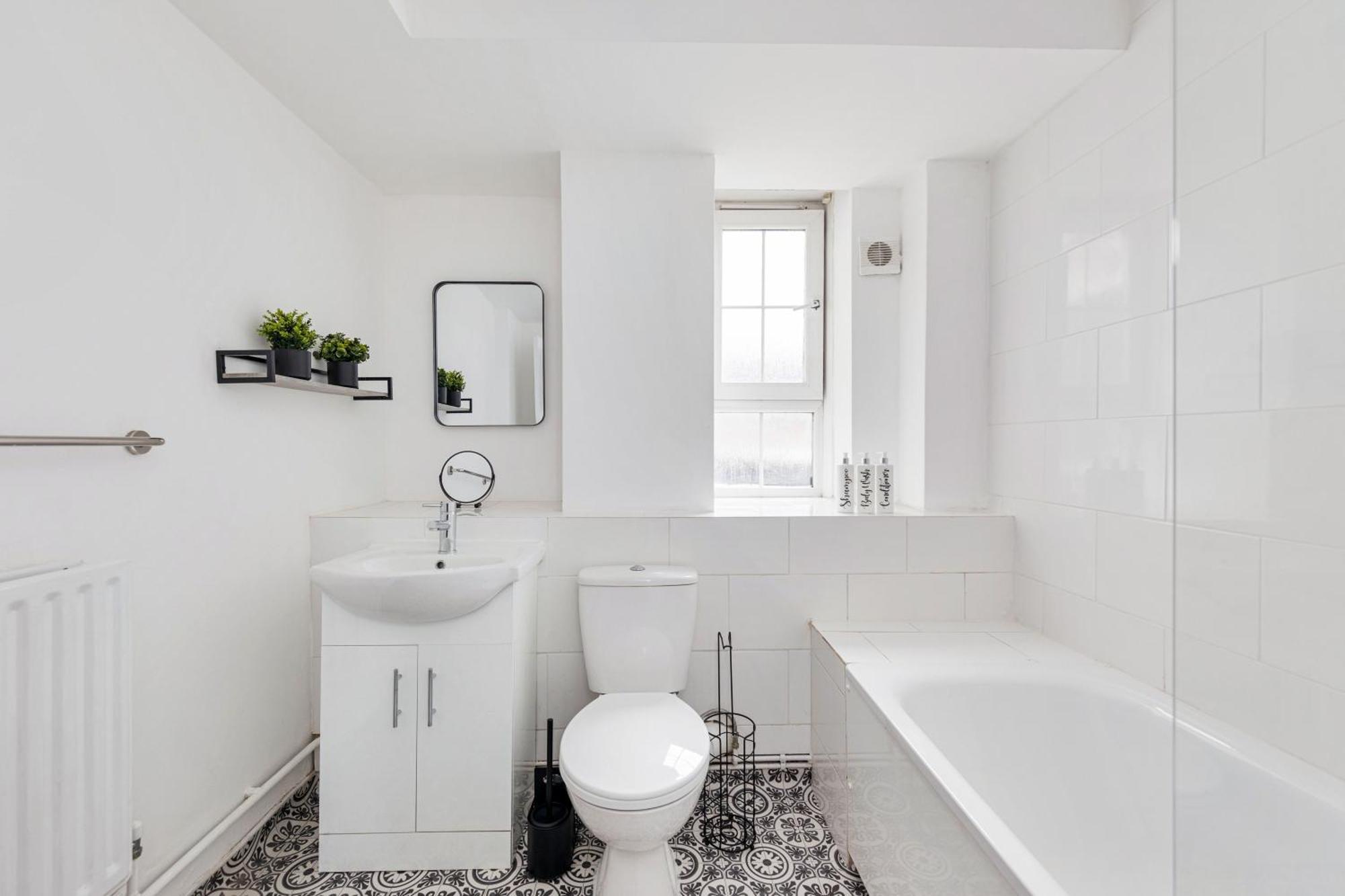 Sleek Shoreditch Hideout - 2 Bed Gem With Balcony In Central Λονδίνο Εξωτερικό φωτογραφία
