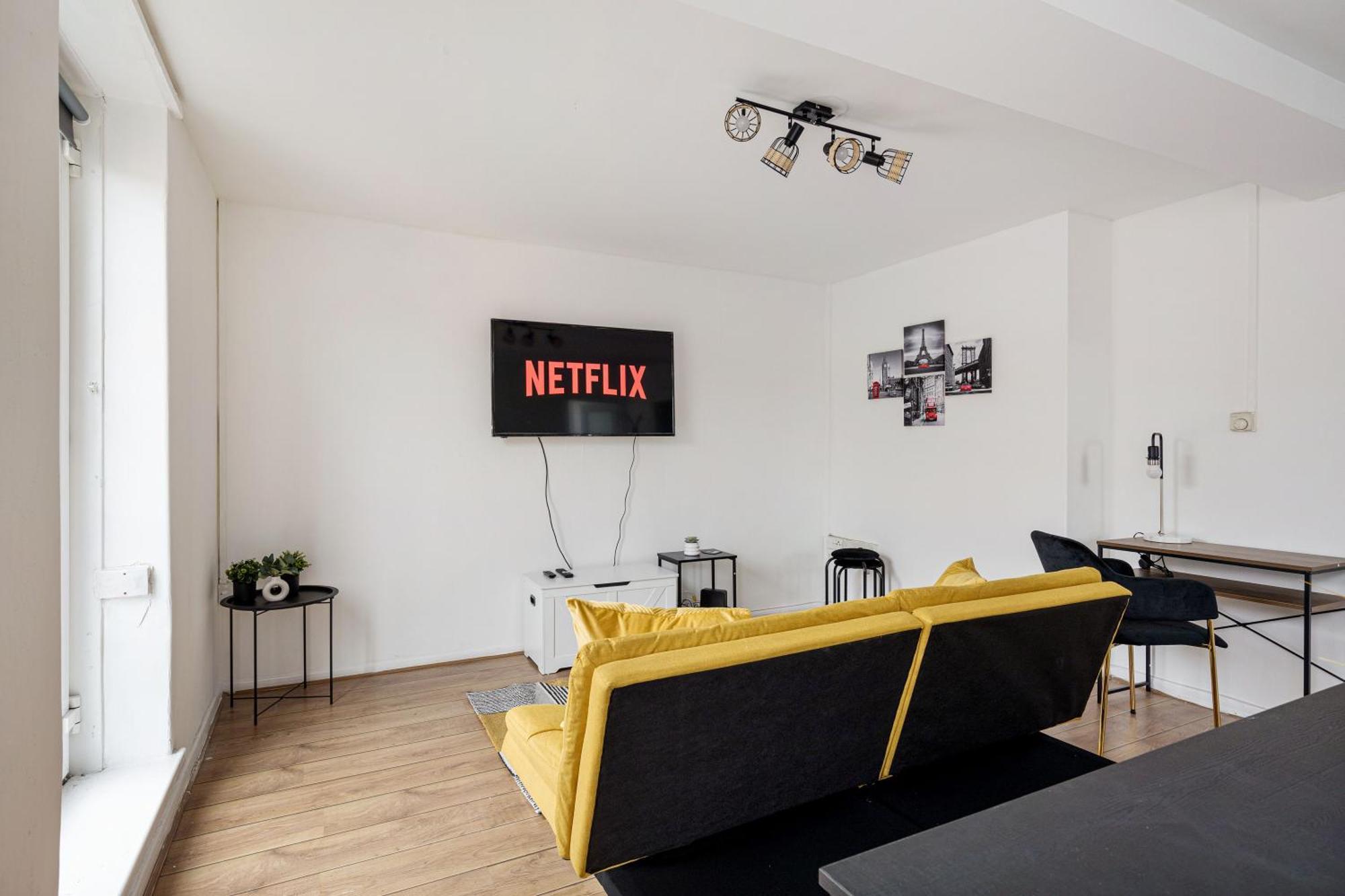 Sleek Shoreditch Hideout - 2 Bed Gem With Balcony In Central Λονδίνο Εξωτερικό φωτογραφία
