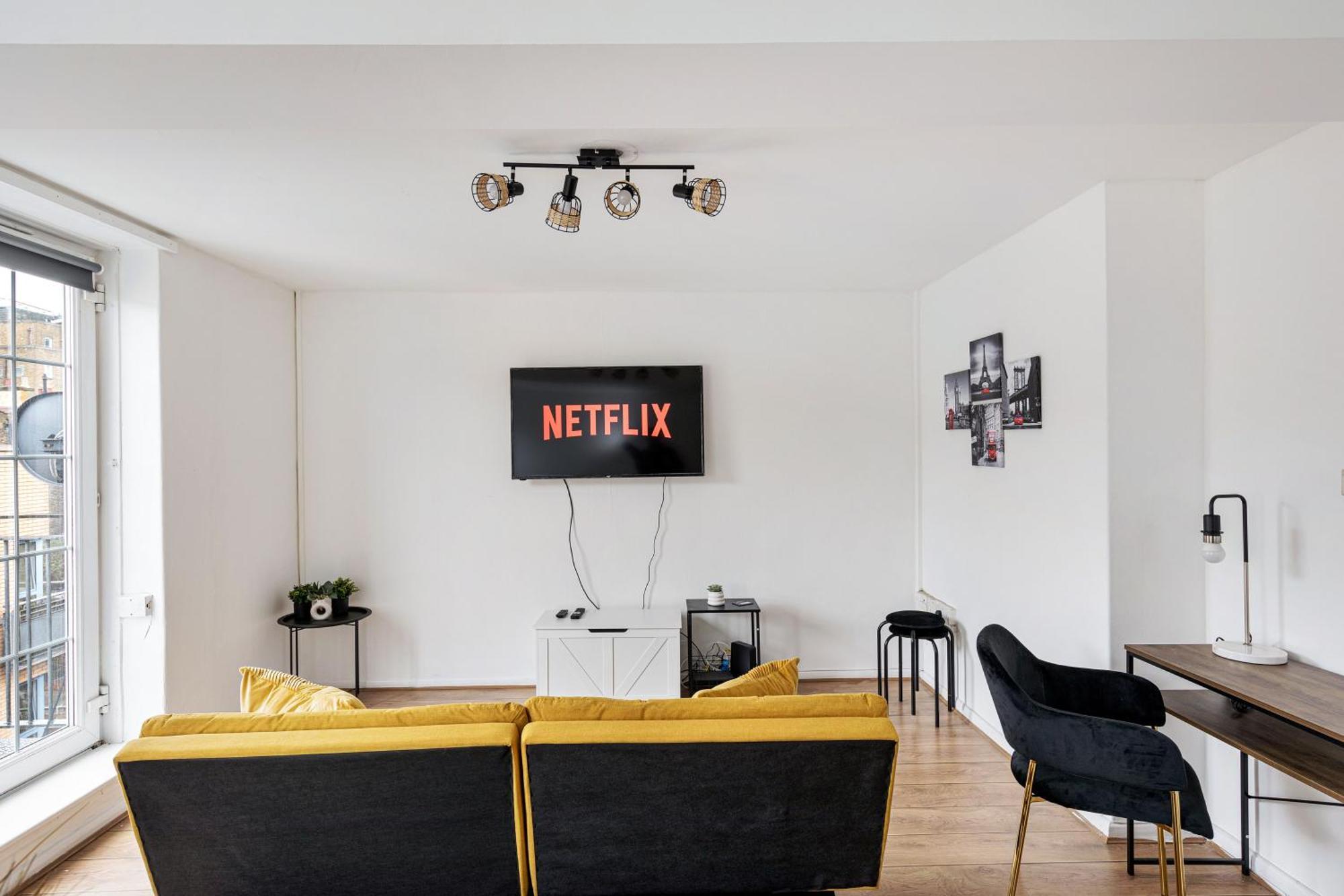 Sleek Shoreditch Hideout - 2 Bed Gem With Balcony In Central Λονδίνο Εξωτερικό φωτογραφία
